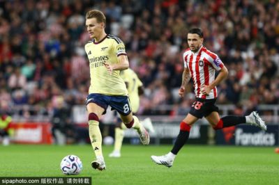 英超-四连胜！拉亚扑点吉马良斯世界波 阿森纳2-0桑德兰