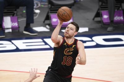 杰弗森盛赞德拉维多瓦：你是16年骑士最努力的球员