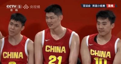 原创
            中国男篮疑着装出问题，庞峥麟等3人着装不一致，是否会受处罚？