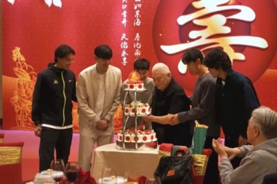 根宝再赴京为年维泗祝寿 崇明五虎当天往返话传承