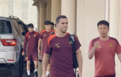 国足飞赴利雅得 国足客战沙特战术明确不会缩手缩脚