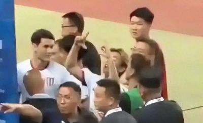 媒体人热议韦世豪被罚，一个手势被停赛3场，这次真是他的问题吗
