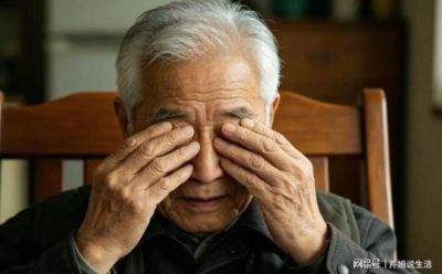 长期在睡前玩手机的人，会付出啥代价？医生：或要承担这5种痛苦