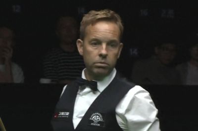 英格兰公开赛，47岁老将5连鞭丁俊晖！战胜3位中国球员，晋级决赛