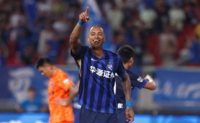 保级争夺战:武汉三镇领先,再见点球绝技