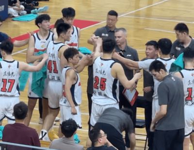 广东热身赛5分领先深圳！徐杰7分，张文逸11分，黄明依表现亮眼