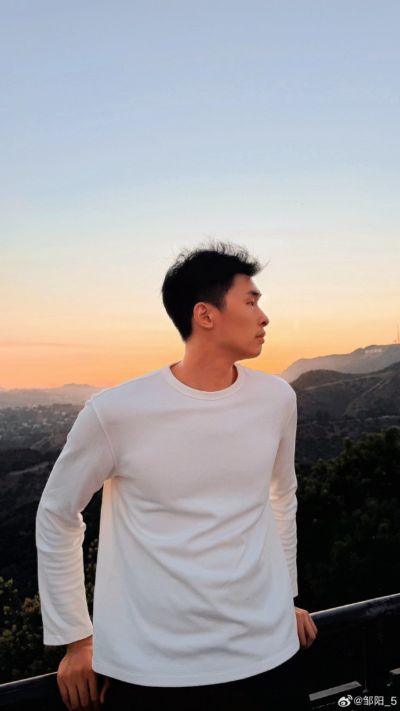 继续升级!邹阳晒特训照:感谢经历 美国训练 收官