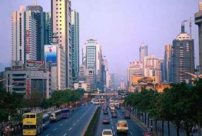 数据显示，超15%的中青年夫妻处于“干婚”状态，68%的中年人拥有固定深交的异性网友