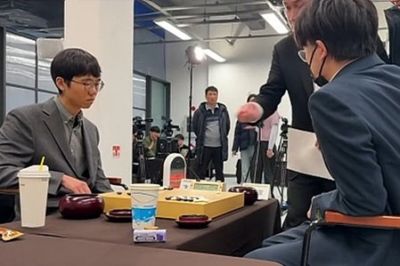 LG杯柯洁提子放错被判负 世界决赛或首现犯规负
