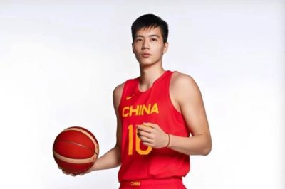正式官宣！辽篮旧将重新回归CBA，广东宏远迎来好消息，女篮世界杯奖金出炉