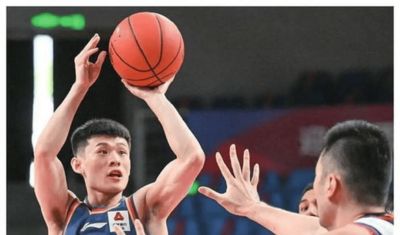 山东男篮 82 比 75 胜福建，一顽疾明显改善，高诗岩或不再是核心