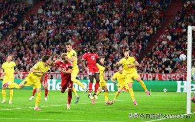 曼联4-0横扫萨巴赫，对手创历史：11名首发来自不同国家