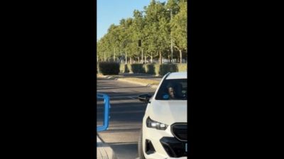 继续谈续约！记者：经纪人和维尼修斯一同抵达巴尔德贝巴斯
