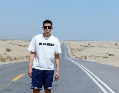 媒体人:新疆球员刘懿霆在体测中膝盖受伤
