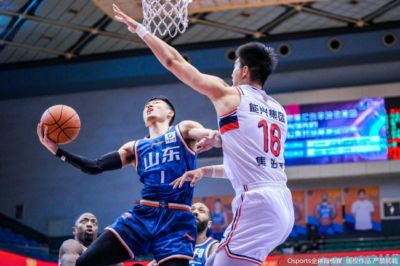 高诗岩23+7+10山东力克广州 浙江送江苏9连败