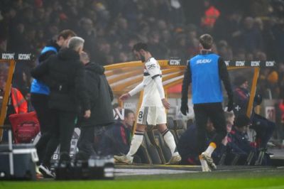 英超-B费染红库尼亚角球破门 曼联客场0-2狼队
