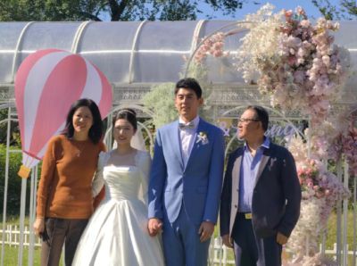 王梦洁婚礼在京举行 郎平及多位女排新老国手观礼