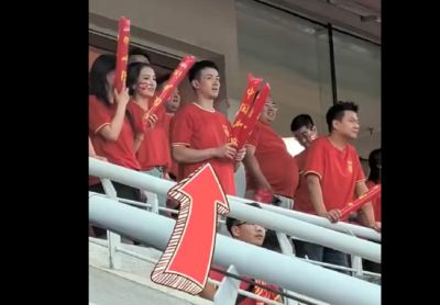 为国足助威!赵继伟现场观看国足vs泰国比赛