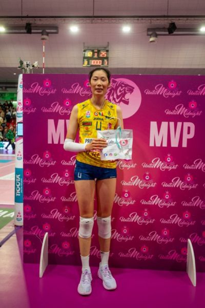 意甲女排科内利亚诺轻取6连胜 朱婷首发13分获MVP