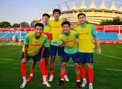 17岁新晋国脚赵松源晒国足训练照:首胜keep going