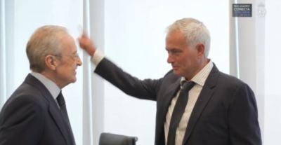 笑容满面！皇马官方：在董事会会议室完成穆帅亮相仪式，签约三年