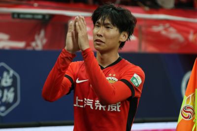 李新翔球探报告：无球跑动、禁区前插是优势，技术仍有明显局限