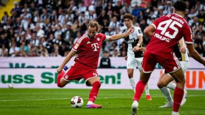 拜仁2-1险胜升班马 凯恩制胜