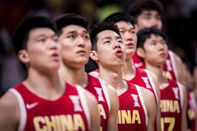 中国男篮把卫冕冠军踢出局，三大功臣浮出水面，最佳球员出炉