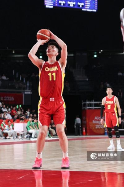 9分钟4投3中拿9分，余嘉豪这效率太离谱
