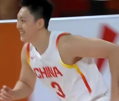 中国男篮狂胜菲律宾44分！郭士强复仇成功，王俊杰轰20+14，胡明轩13分