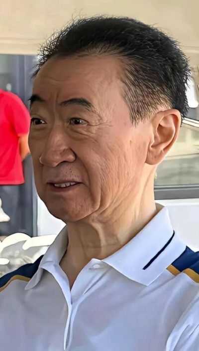 王健林这辈子最失败、也最后悔的投资，恐怕就是分别给了王思聪、张艺谋和董明珠每人5个亿
