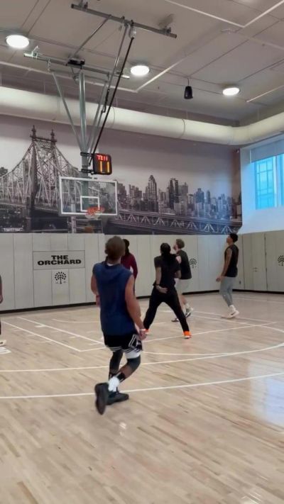 训练师晒特雷·杨纽约训练赛集锦，球迷喊他纽约市长