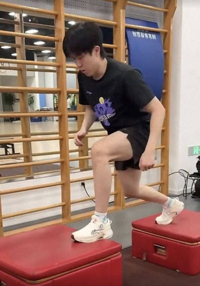 曹巍：王楚钦是整个封闭训练量最大的，我陪练都受不住了，想偷懒