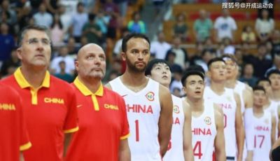 李凯尔代表中国男篮出战，需要签约谈费用！这高额出场费，谁给？