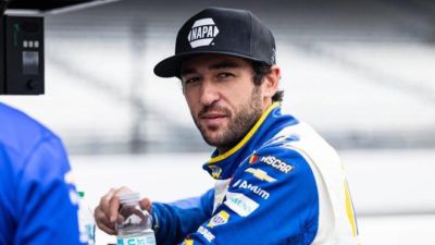 第六名跑到213圈刹车盘碎了，他把矛头指向了NASCAR