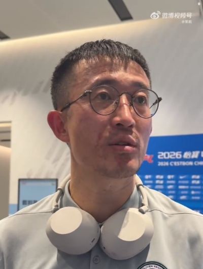 姜至鹏：作为球员来说干一行爱一行，如果有能力年龄不是问题