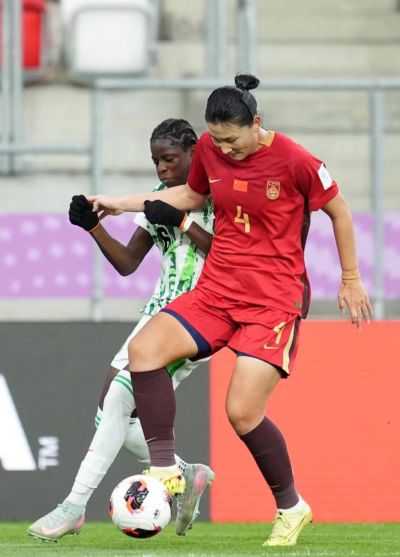 U20女足不幸开局！黄嘉欣手球犯规送点，西班牙借机破门引争议