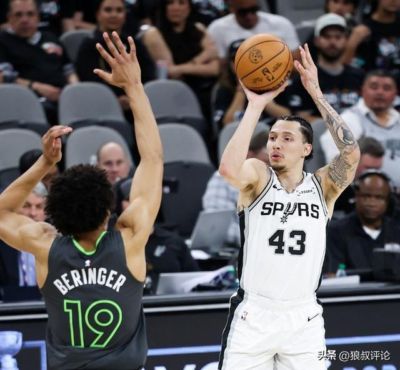 记者：沃特斯是少数上赛季的NBA球员，3分投射优势显著有持球能力