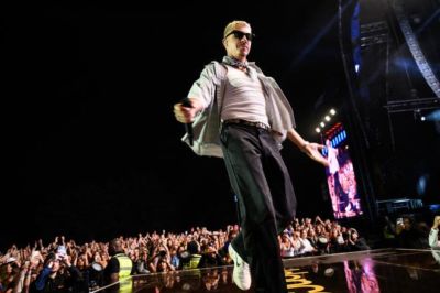 台上喊了句“自由巴勒斯坦”，Macklemore被踢出巡演