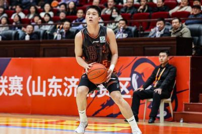 两名球员开发新技能，山东男篮进攻套路要变样