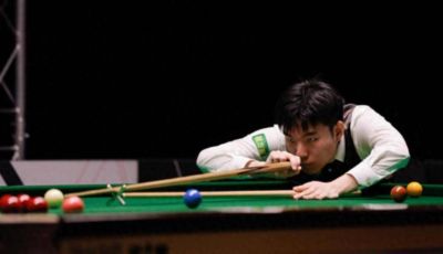 斯诺克晚战报，中国2胜4负，00后冠军名将1-4惨败，1人被极限大逆转