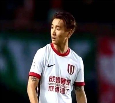 9月15日：足协重大罚单刚落地，国足集训名单却急召韦世豪救火？这拧巴操作背后锋线已穷得叮当