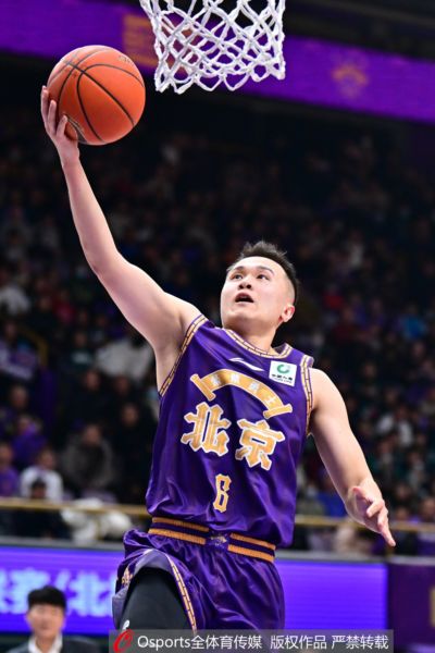 上赛季张庆鹏出任北控主帅后 张帆被球队冷藏&甚至不被允许跟队