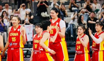 她是中国女篮苦主，颜值与实力并存，詹姆斯多次公开称赞她!