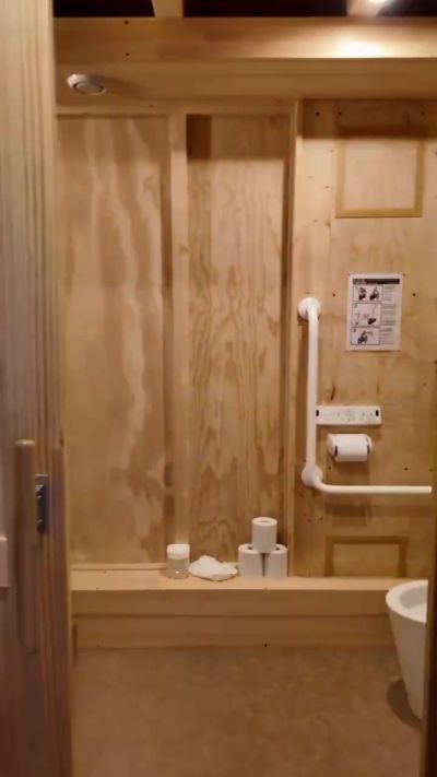 这条件怎么样？跟着中国台北男篮看亚运会“集装箱酒店”