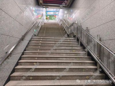 破防！广州最尴尬的地铁站，进出站竟然全是台阶？