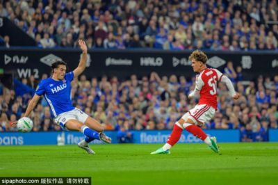 英雄出少年！16岁道曼双响追鲁尼小法 塔叔叔又夸又护
