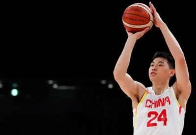 没有一边倒，半场仅领先9分！中国男篮淘汰赛首战遇麻烦，廖三宁15分