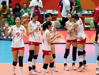 砍13分+关键背飞！中国女排18岁1米96新星闪耀：小赵蕊蕊蜕变