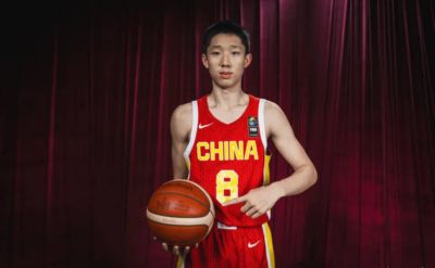 CBA动态：小库里与小丁闪耀海外，女篮新星崭露头角！